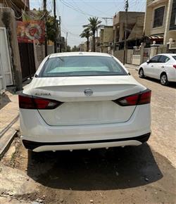 نيسان ألتيما